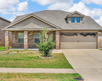 2310 San Marcos Dr, Forney