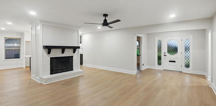 7716 La Risa Dr, Dallas