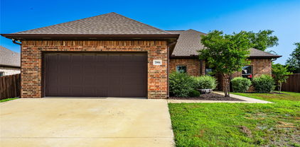2006 Clay St, Mabank