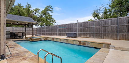 945 Hannah Way, Dallas