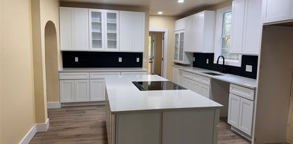 111 Pecan St, Terrell