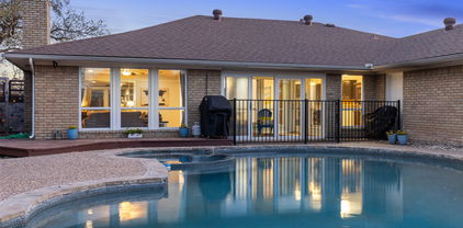 1105 E Spring Valley Rd, Richardson