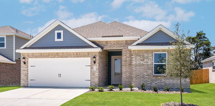 344 Live Oak Ln, Hutchins