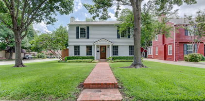 6042 Mccommas Blvd, Dallas