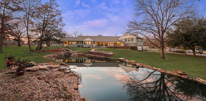 928 N Irving Heights Dr, Irving