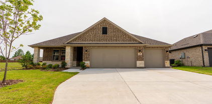 1129 Longhorn Ln, Forney
