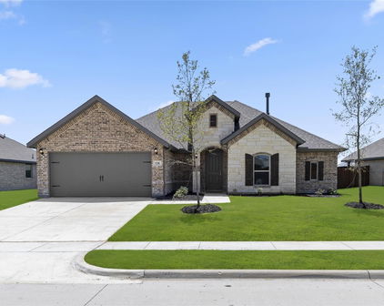 538 Amesbury Dr, Forney