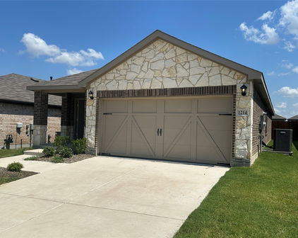 1214 Barkridge Dr, Crandall