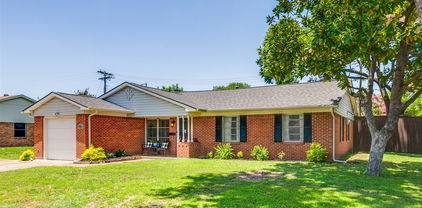 1200 Ridgeway Dr, Richardson