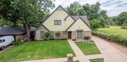 1421 Strawberry Cir, Irving