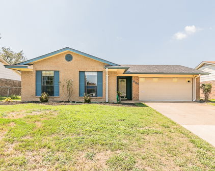 604 Carl C Senter St, Forney