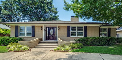 6314 Woodcrest Ln, Dallas