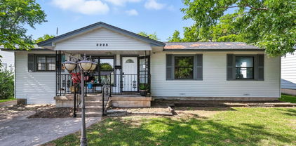 2223 Dennis St, Irving