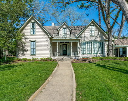 401 Pacific Ave, Terrell