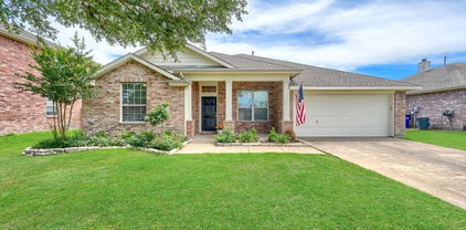 429 Creekwood Ct, Forney