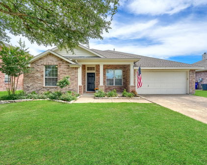 429 Creekwood Ct, Forney
