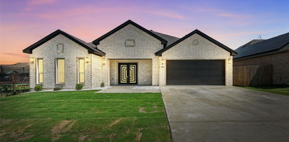 2410 Lauren St, Mabank