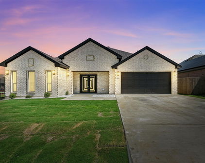2410 Lauren St, Mabank
