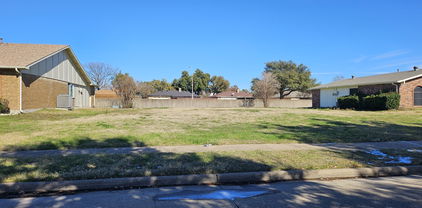 803 Fleming Trl, Richardson