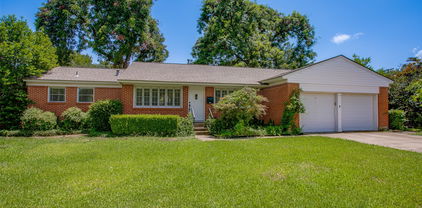 522 Mayrant Dr, Dallas