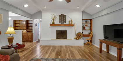 5125 Ashbrook Rd, Dallas