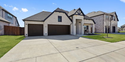 2107 Ozarks Ct, Forney