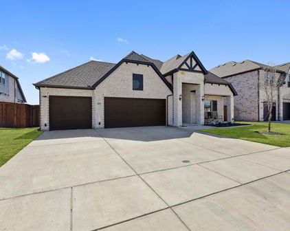 2107 Ozarks Ct, Forney