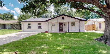 1822 Robinson St, Irving