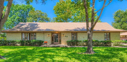 1517 Daywood Ln, Irving