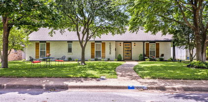 10938 Yorkspring Dr, Dallas