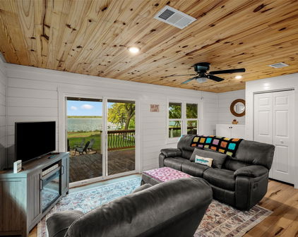 10131 County Road 3705, Quinlan