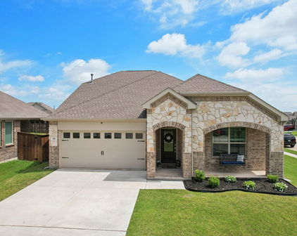 761 Lombard Ln, Forney
