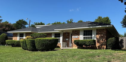 1013 Denmark St, Grand Prairie
