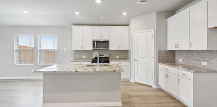 1130 Salado St, Crandall