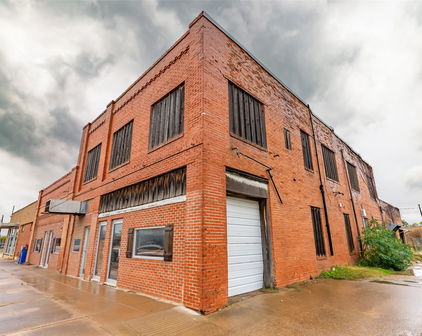 109 N 5th St, Wills Point