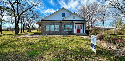 214 S 4th St, Wills Point