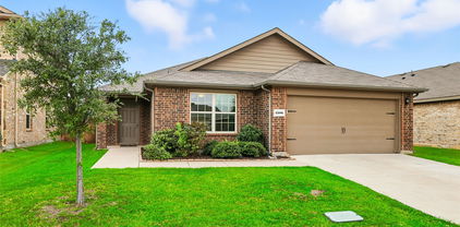 2206 Torch Lake Dr, Forney