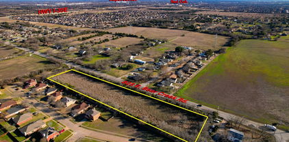 825 E Bear Creek Rd, Glenn Heights