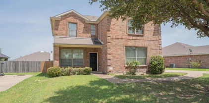 209 S Chestnut St, Forney