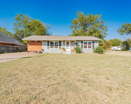511 E Market St, Mabank
