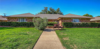 7334-7336 Woodthrush Dr, Dallas