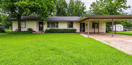 522 E Kempner St, Mabank
