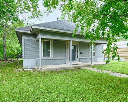 606 E Brin St, Terrell