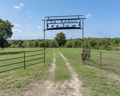 5500 County Road 4128, Scurry