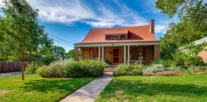 802 Salmon Dr, Dallas