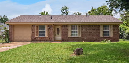 1403 S Rockwall Ave, Terrell