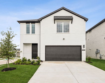 1348 Middlebrooks Dr, Forney