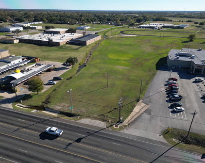 909 E S Commerce St, Wills Point