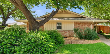 6832 Heatherknoll Dr, Dallas