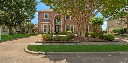 2327 Clearspring Dr N, Irving